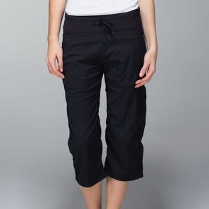 Lululemon Studio Crop
Black size  4